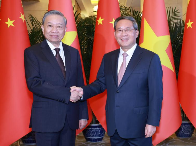 Chinese premier meets Vietnam's top leader