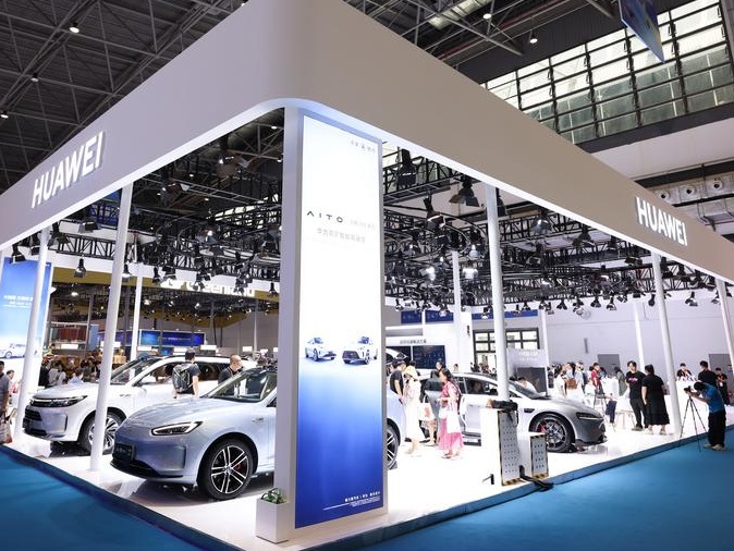 China's tech giant Huawei reports 34.3-percent increase in sales revenue in H1